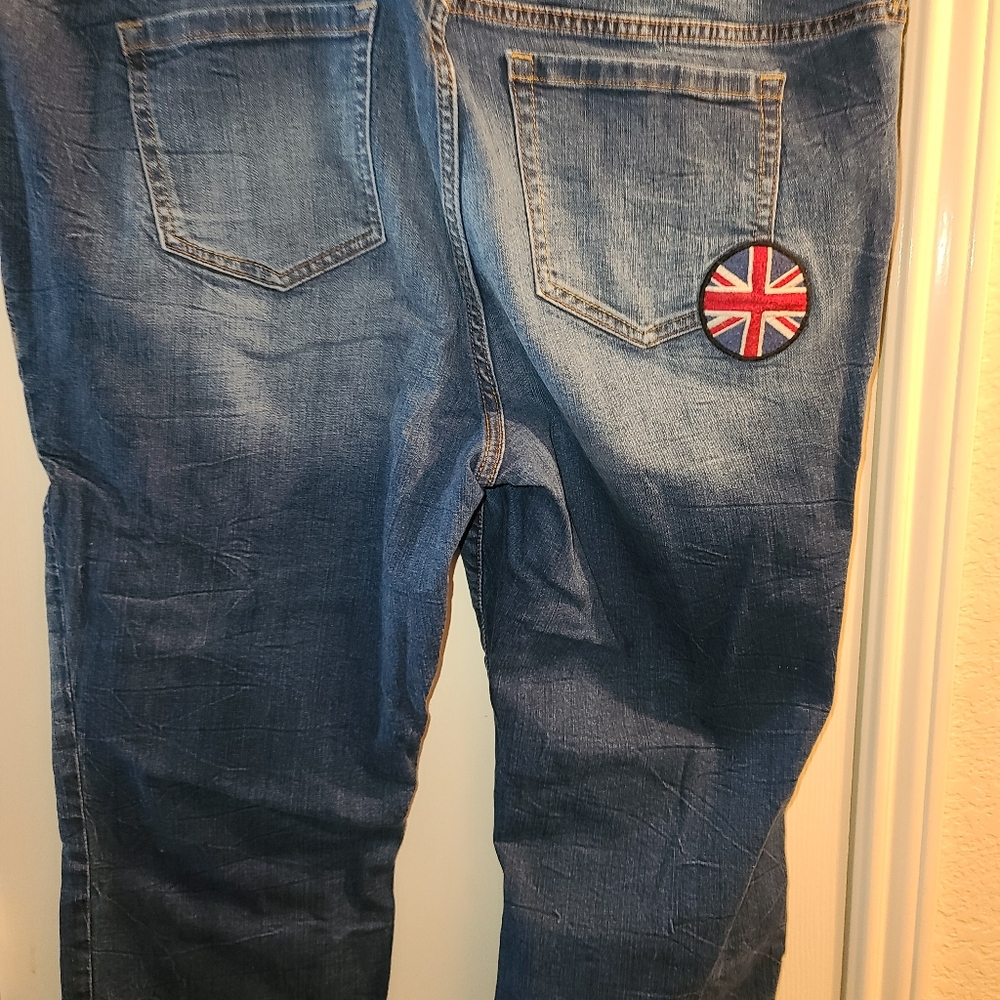 Jean Capris - Picture 3 of 4